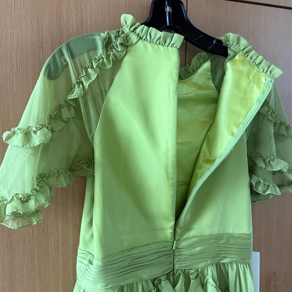 Mac Duggal Chiffon Cascading Ruffle Flutter Sleeve Gown Color Apple Green Size 4 - Picture 11 of 17